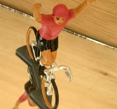 Figurine Cycliste CBG Mignot Tour d'Italie Maillot Rose avec Bras Levés