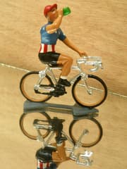 Figurine Cycliste CBG Mignot Maillot des USA Buvant au Bidon