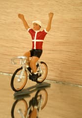 Figurine Cycliste CBG Mignot Maillot Danois avec Bras Levés