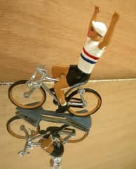Figurine Cycliste CBG Mignot Maillot Hollandais avec Bras Levés