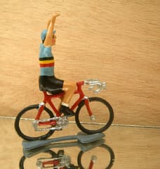 Figurine Cycliste CBG Mignot Maillot de Belgique avec Bras Levés