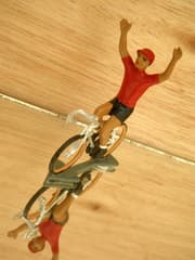 Figurine Cycliste CBG Mignot Maillot Chinois avec Bras Levés