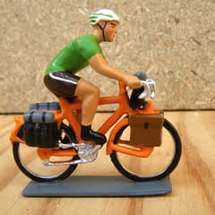 Figurine Cycliste CBG Mignot Cyclo Randonneur sur Vélo Orange avec Maillot Vert