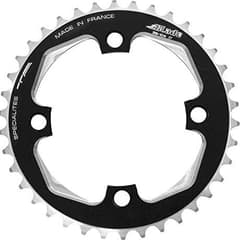 Plateau Spécialités T.A. Blade 9 vitesses 38 dents 104 mm noir